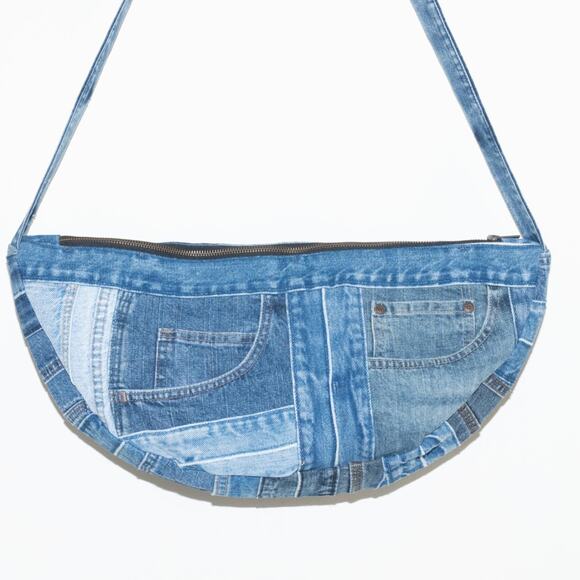 Upcycled carhartt messenger bag / crossbody bag - Picture 3 of 8